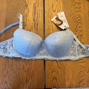 Daisy Fuentes Lace Underwire Bra in Soft Blue Ice Molded Cup Bra 38DD NWT DD